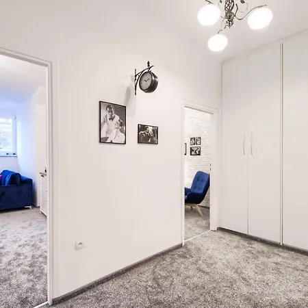 Apartment In The Old Cinema Warsaw